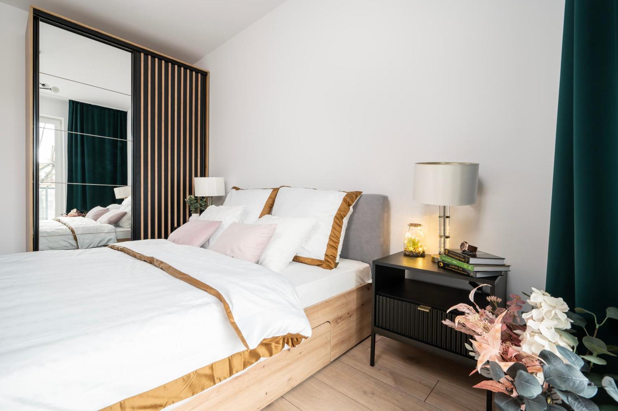 לודז' Manufaktura Residence - Apartamenty Prestiz Z Garazem Podziemnym I Dwoma Lazienkami מראה חיצוני תמונה