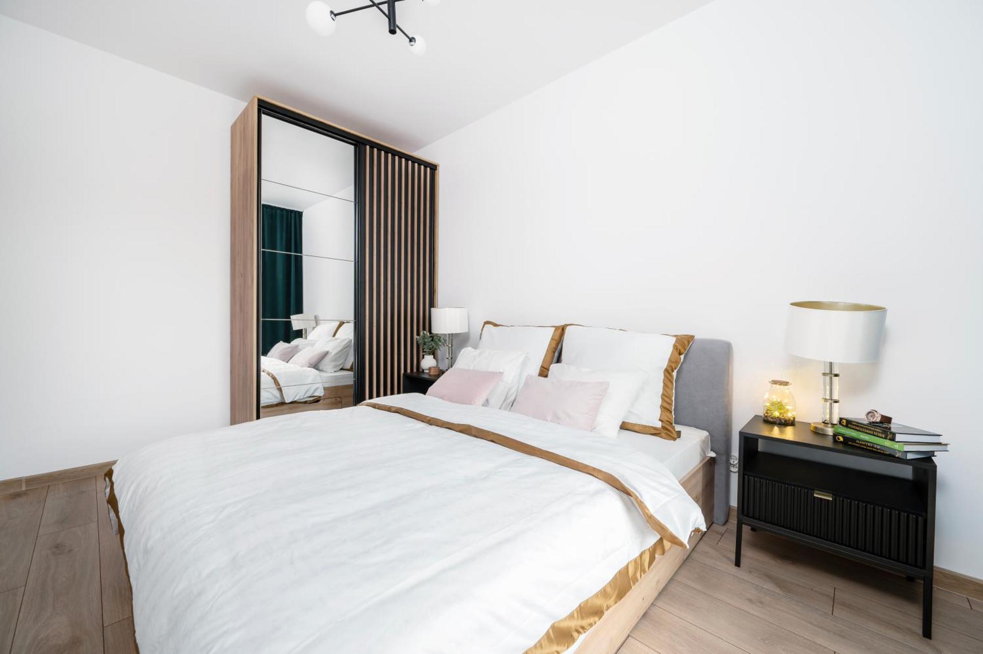 לודז' Manufaktura Residence - Apartamenty Prestiz Z Garazem Podziemnym I Dwoma Lazienkami מראה חיצוני תמונה