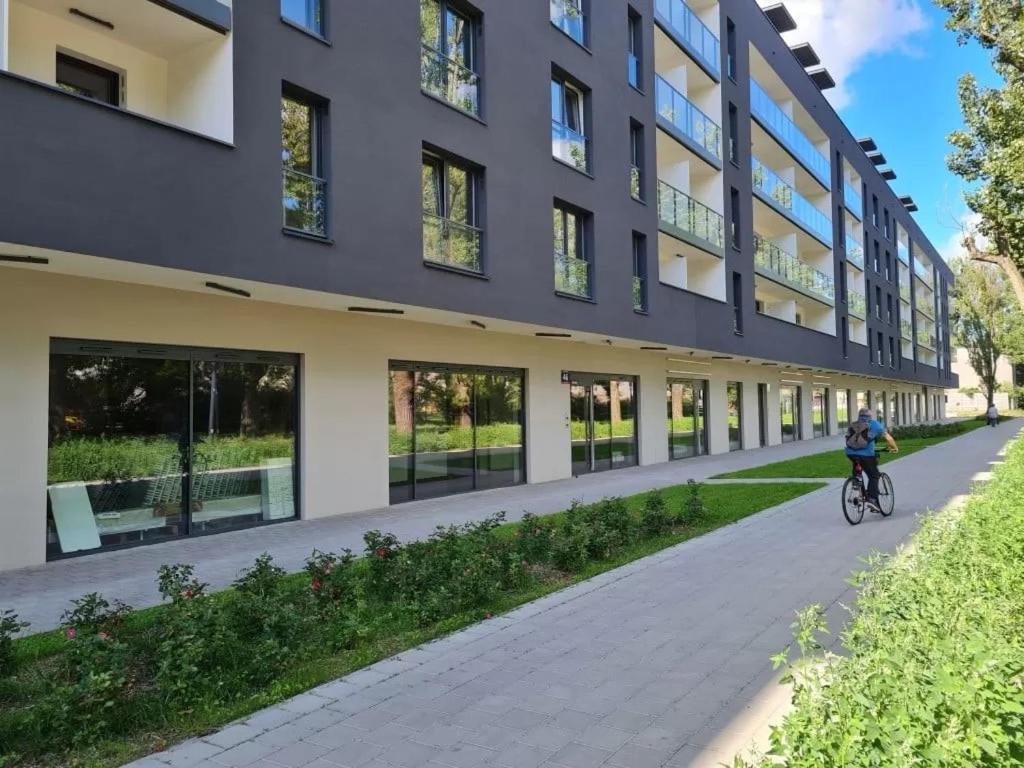 לודז' Manufaktura Residence - Apartamenty Prestiz Z Garazem Podziemnym I Dwoma Lazienkami מראה חיצוני תמונה